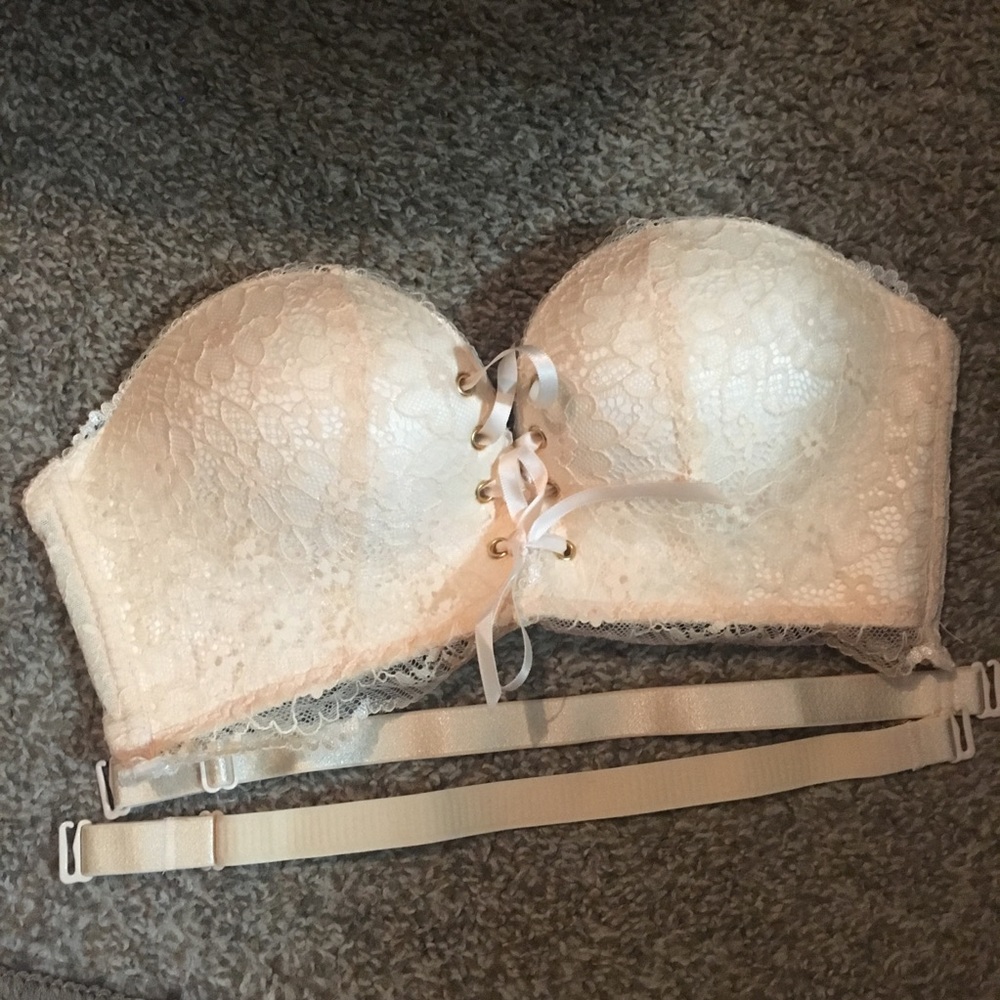 Drawstring lace push up bra